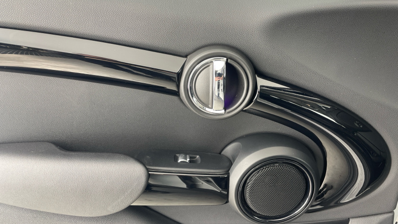 MINI Hatchback 1.5 Cooper II 5dr Petrol Hatchback